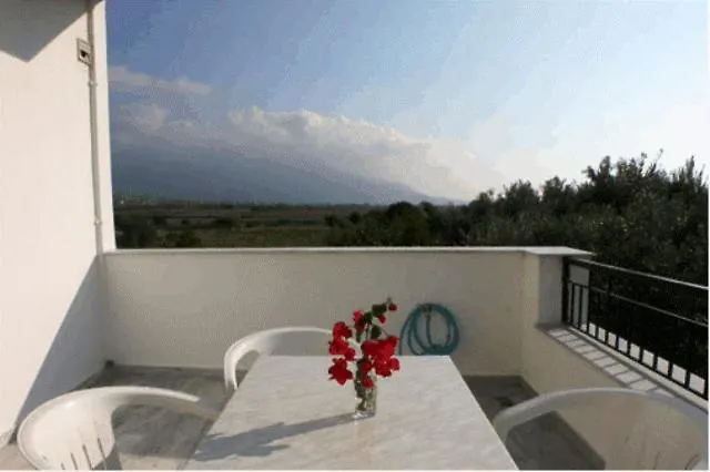 Apartment Akrogiali *